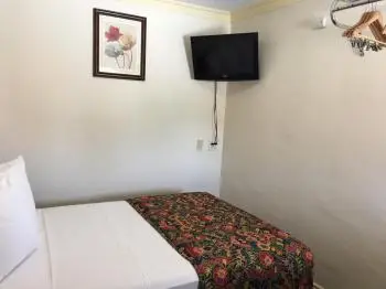 Mayfair Motel 5